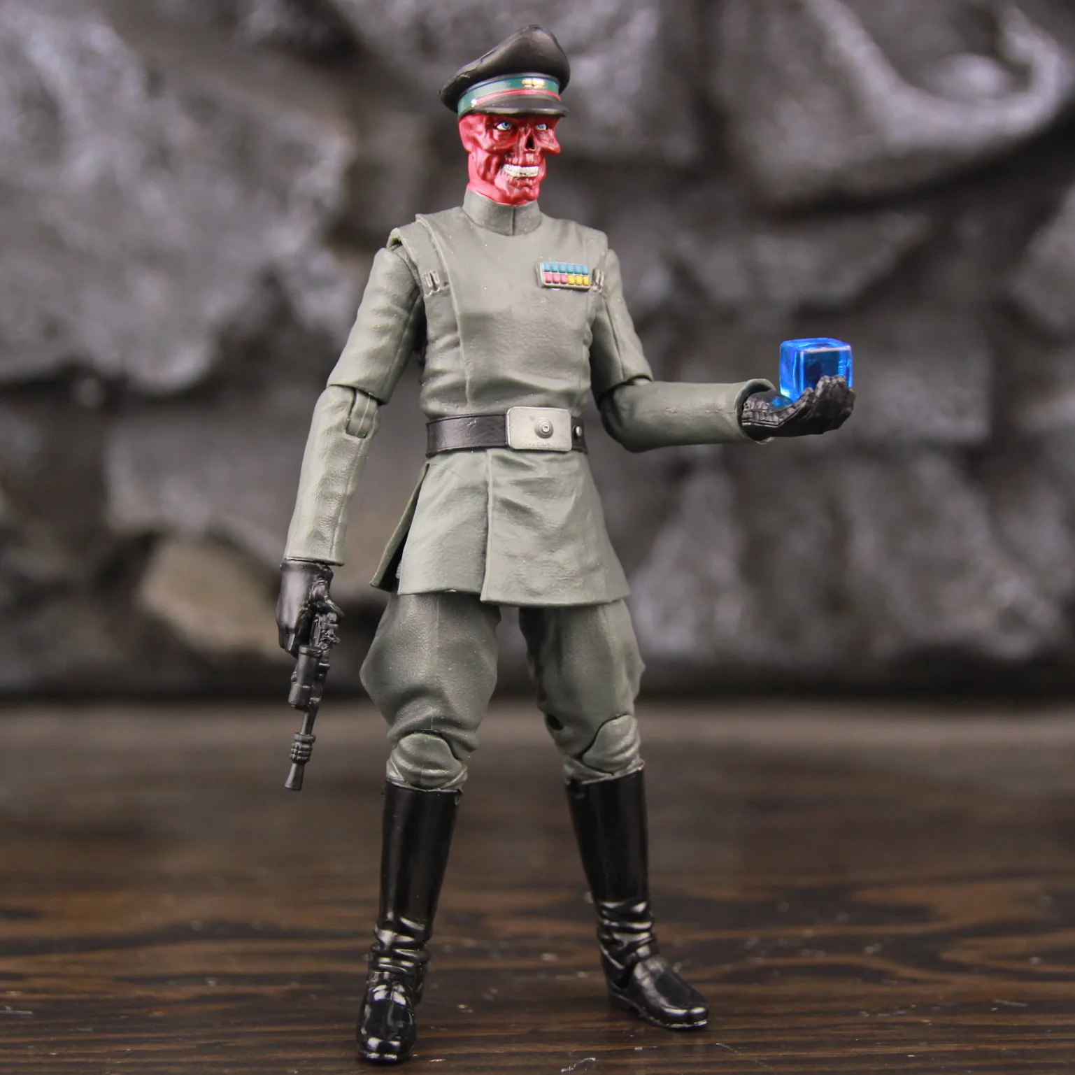 Дешево Красная шапка с черепом HYDRA, 6 дюймов, экшн-фигурка, военная форма Tesserac, легенды йоханн Шмидта, игрушечная кукла Цена Красная шапка с черепом HYDRA, 6 дюймов, экшн-фигурка, военная форма Tesserac, легенды йоханн Шмидта, игрушечная кукла