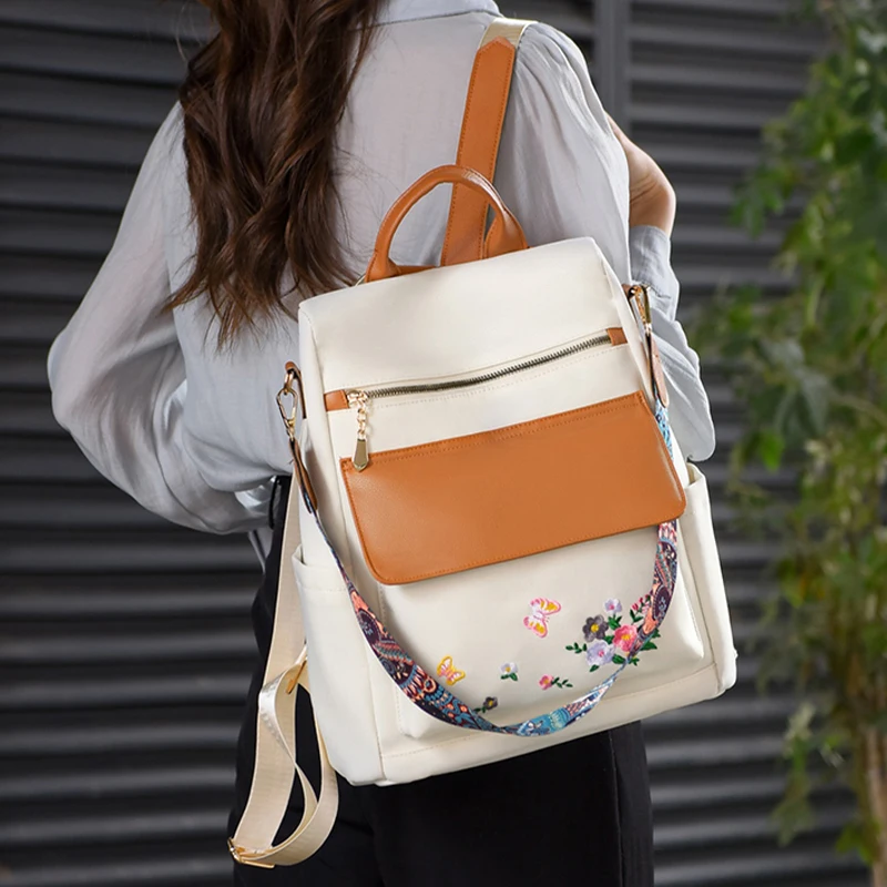 Женский модный рюкзак с вышивкой и защитой от кражи. Большая сумка через плечо из