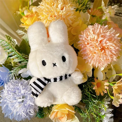 Милая плюшевая кукла Miffy Kawaii, кулон с мультяшным кроликом, черный, белый цвет, шарф, плюшевый кулон, брелок для ключей, аксессуары для рюкзака, подарок для девочки