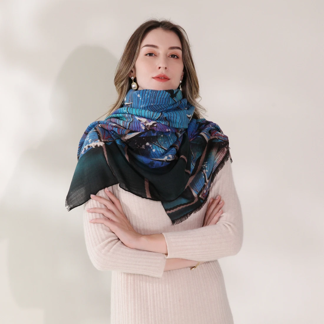 

2022 New Fashion 100% Pure Merino Wool Poncho Winter Large Scarf Pashmina Shawl Bandana Neck Wrap For Women