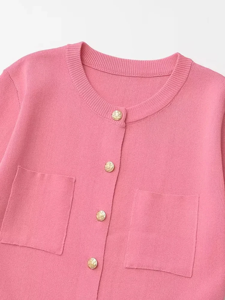 Женское трикотажное мини-платье на пуговицах с круглым вырезом и короткими