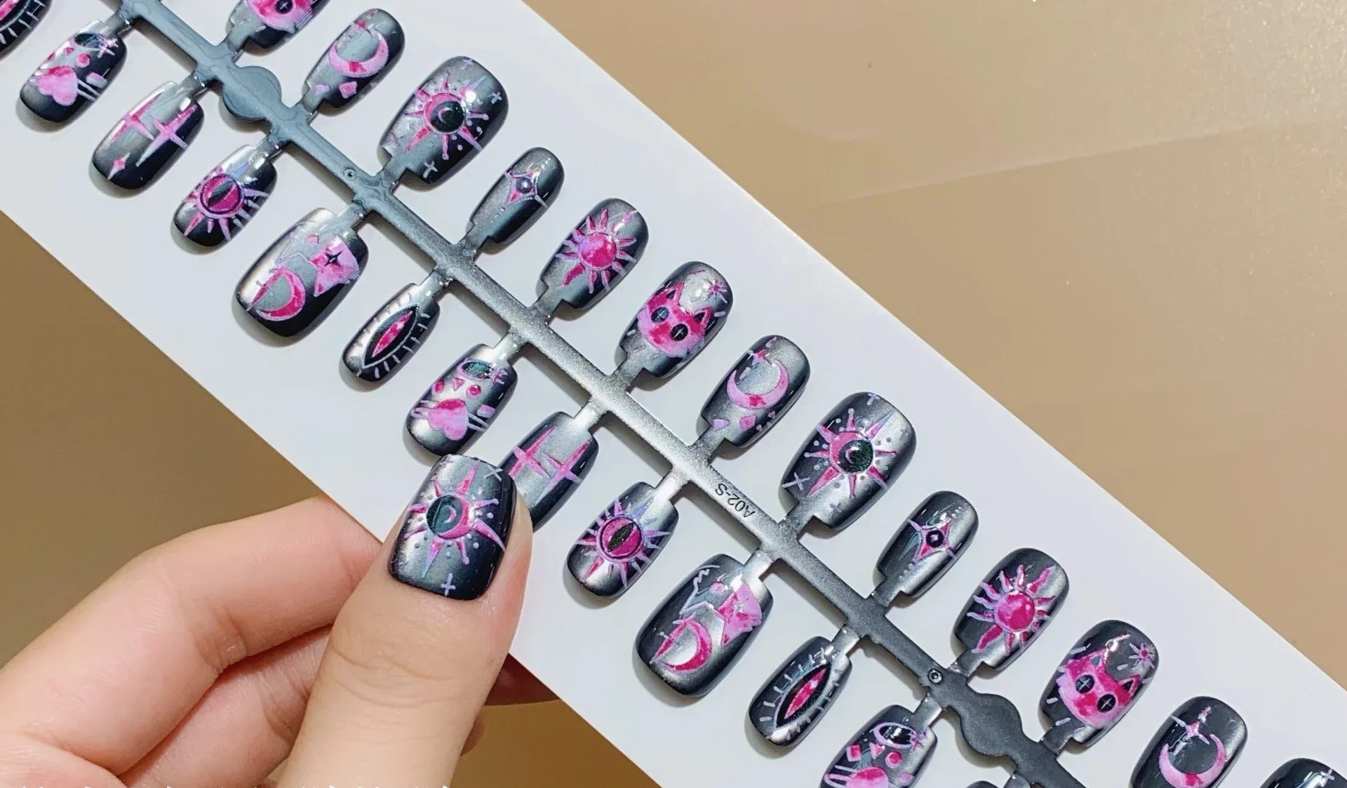 Черная волшебная тема звезды ледяной сквозь кошачий глаз Маникюр мечта розовые