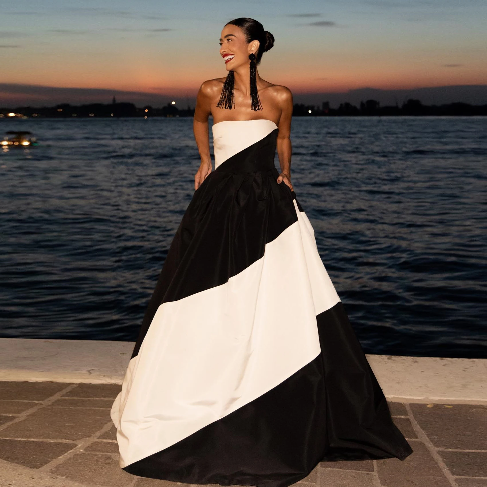 Платье вечернее для женщин размер (американский) 2 - 28 Вт цвет в ассортименте