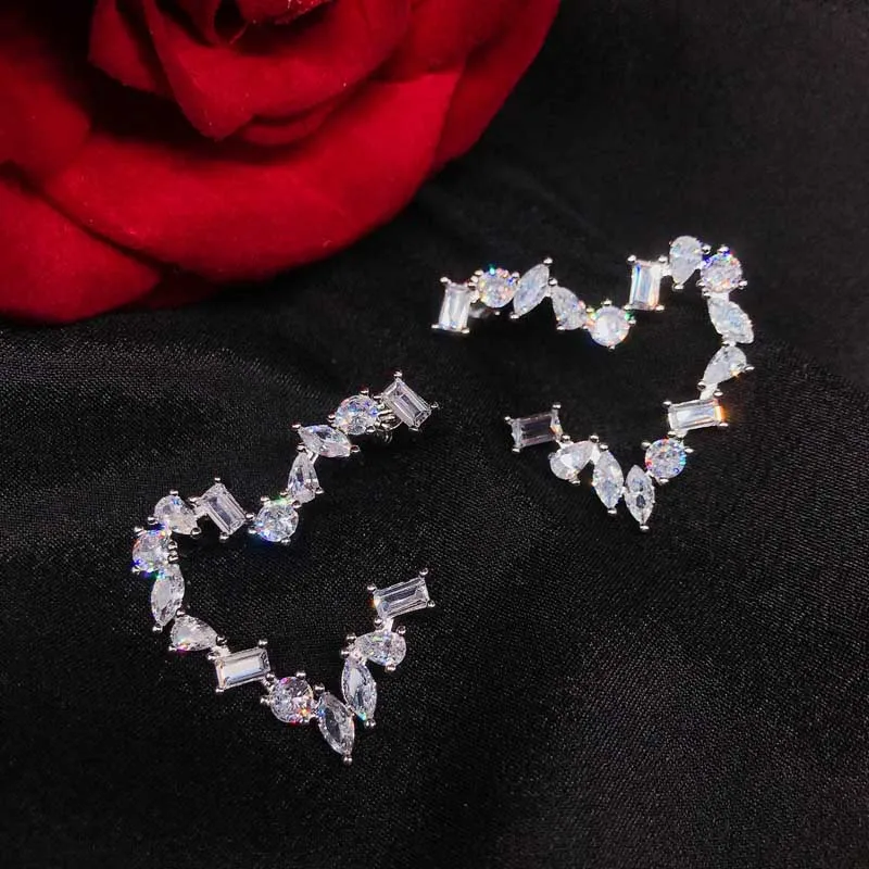 

Romantic Cute Heart Asymmetry Stud Earrings Korean Style Minimalist Jewelry For Women Wedding Engagement Banquer Accessories