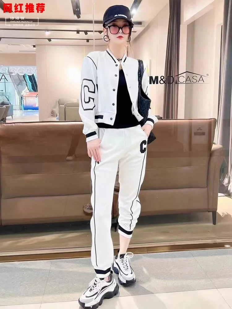 Черно-белые комплекты из двух предметов с уникальной окантовкой и геометрией