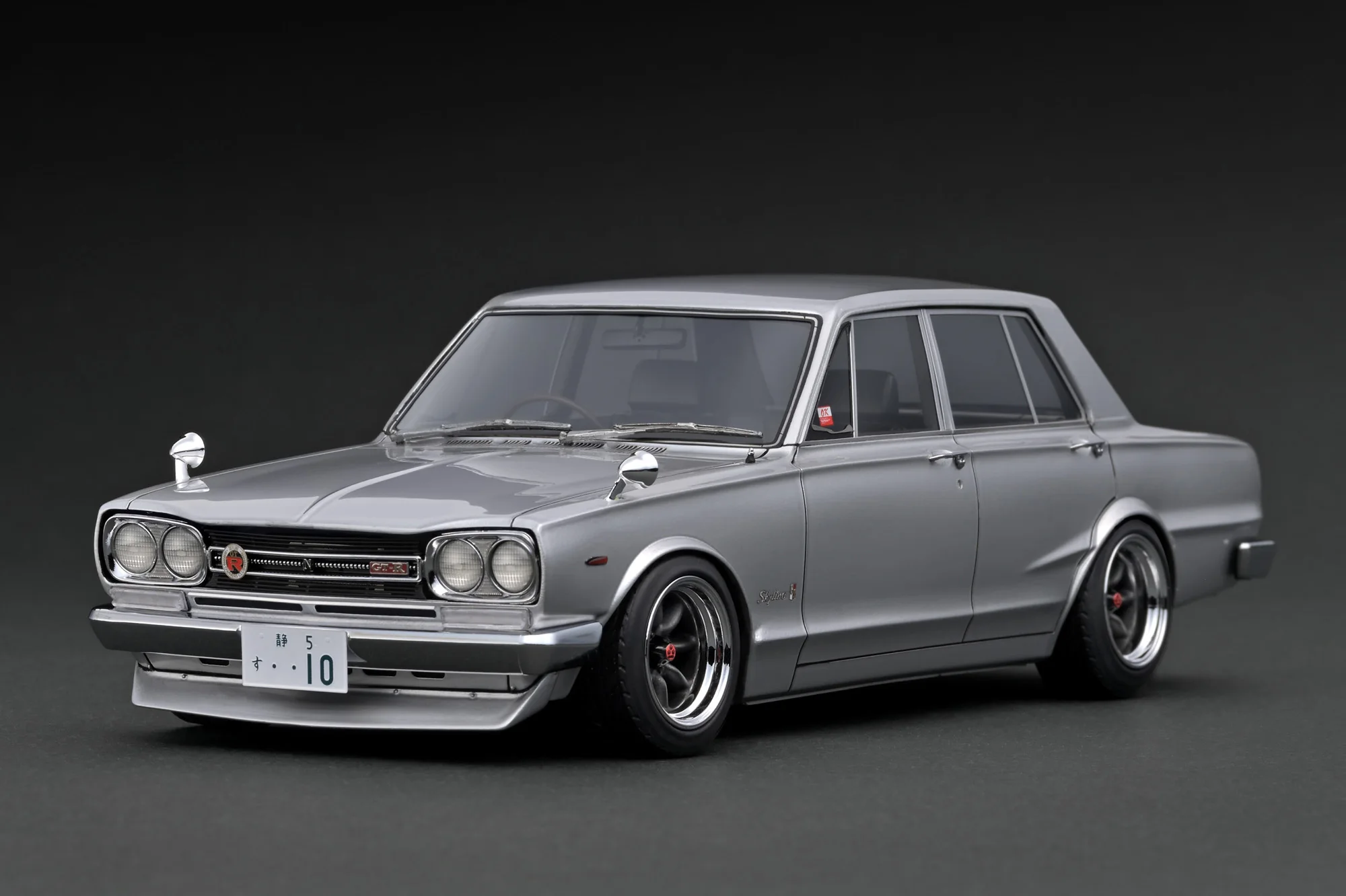 1/18 Nissan Skyline 2000 GT-R (PGC10) Серебряная коллекционная модель автомобиля премиум-класса