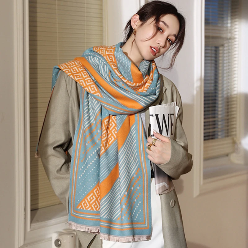 

Luxury Horse Print Scarf Women Cashmere Winter Warm Scarves Brand Pashmina Shawls Lady Wraps Bufanda Thick Bandana