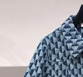 

Женское трикотажное платье с V-образным вырезом и коротким рукавом