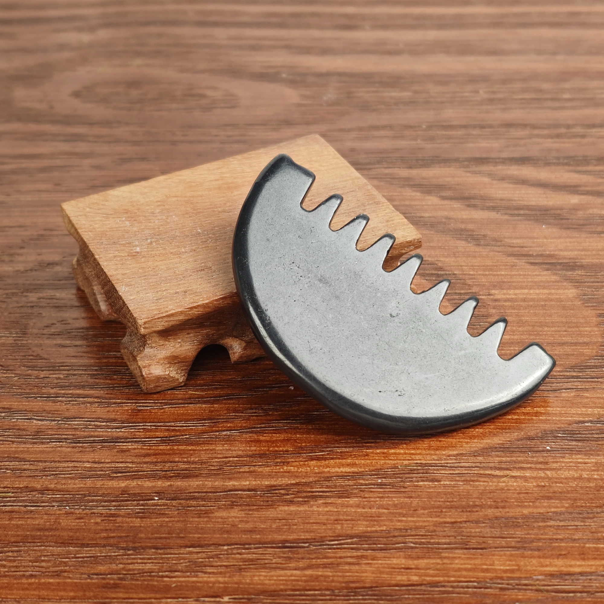 Полированная Массажная расческа Shungite в форме полумесяца инструмент для ухода за