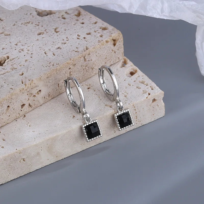 

Женские серьги из серебра 925 пробы с черным агатом
