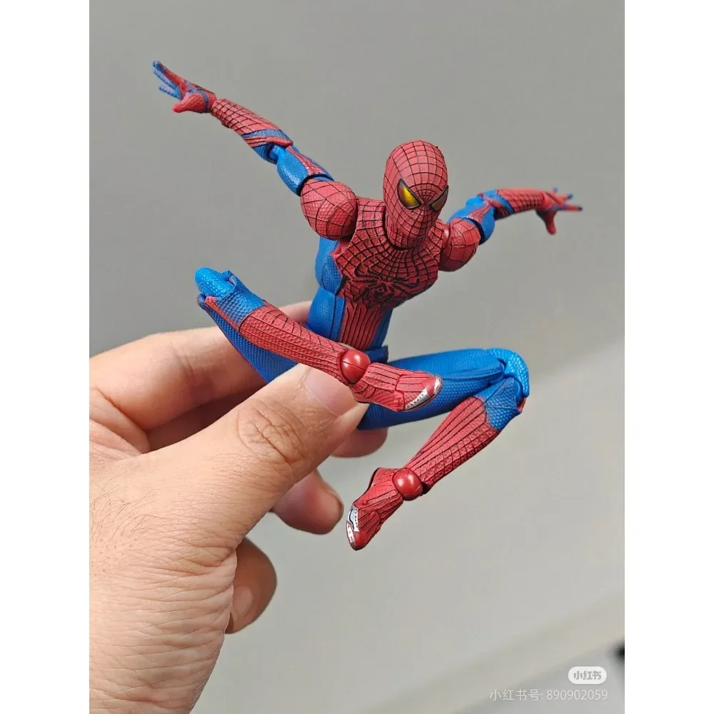 Фигурка Человек-паук Bandai Mafex 001