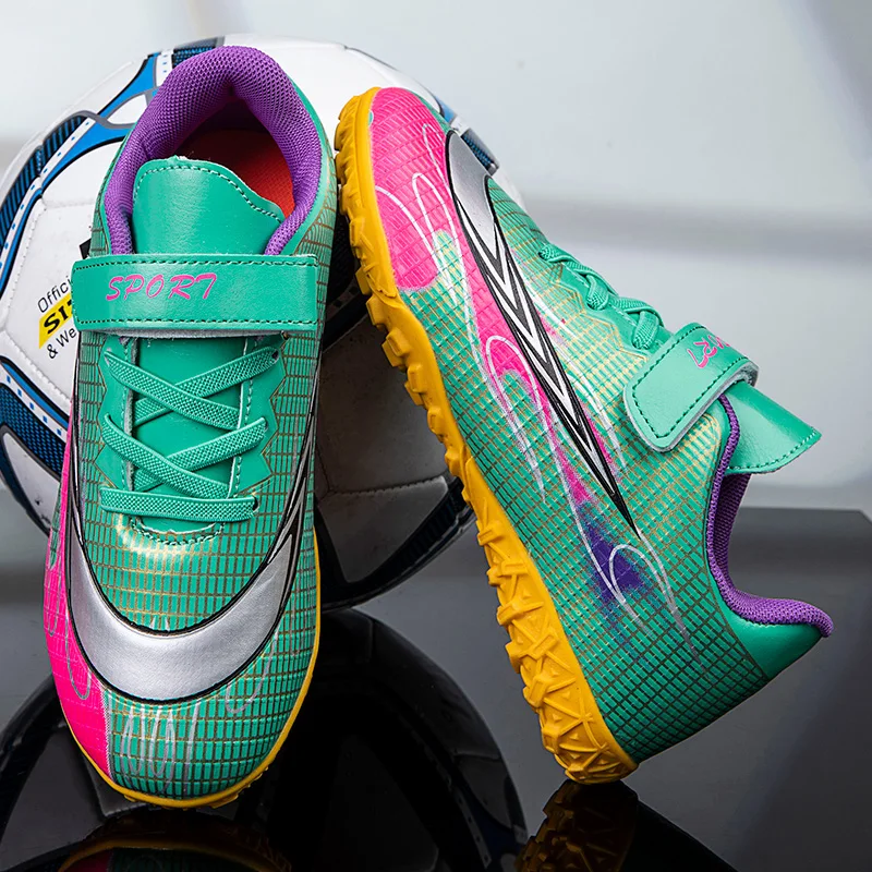 2022 New Fashion Colorful Children's Football Boots Outdoor Turf Soccer Shoes Kids Trainers School Football Sneakers for Teenage