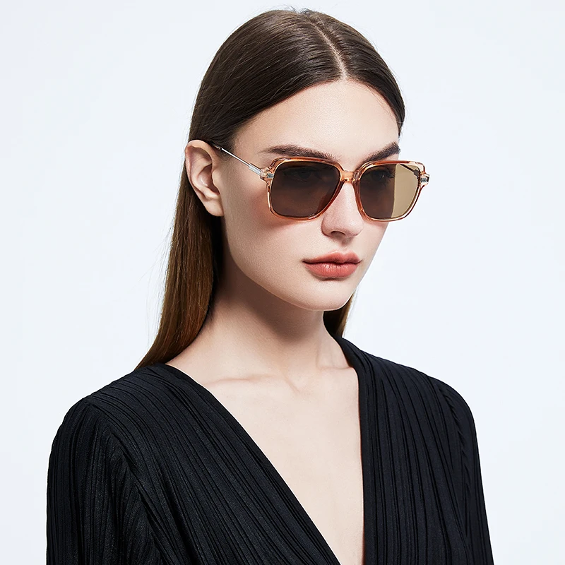 

Women Sunglasses Polarized UV400 Gradient Lens Retro Luxury Crystal Ladies Brand Fashion Sun Glasses Eyewear For Female V323