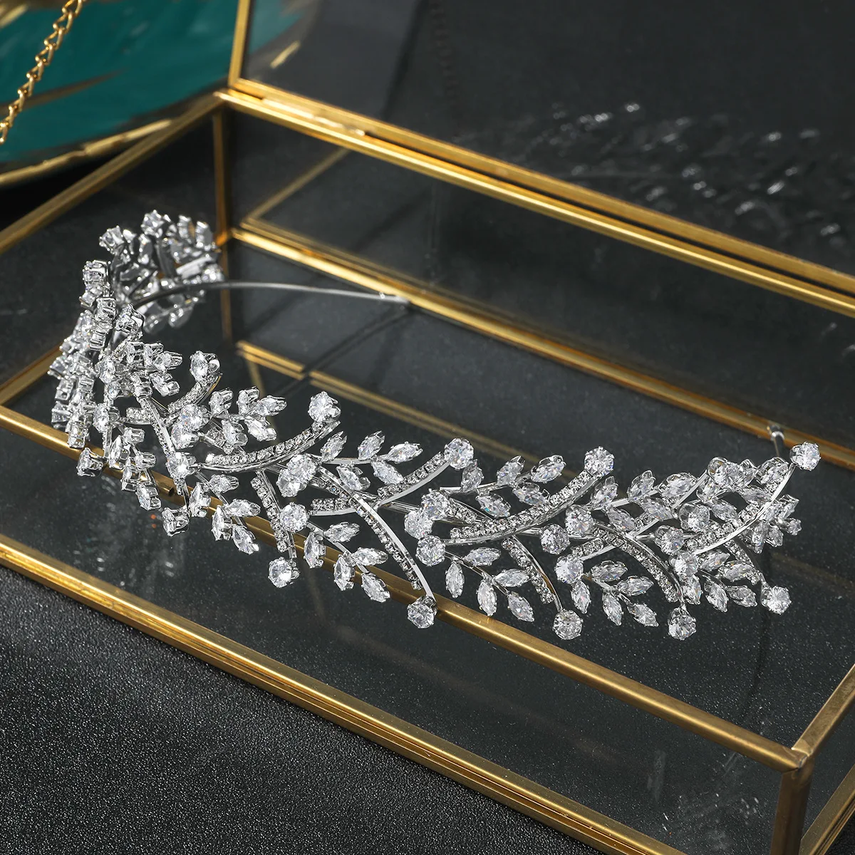 Элегантная лента для волос YCDZSWWL ручной работы в форме листьев с фианитом невесты