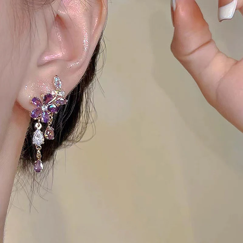 Серьги-гвоздики с кисточками женские милые ювелирные украшения фиолетовым