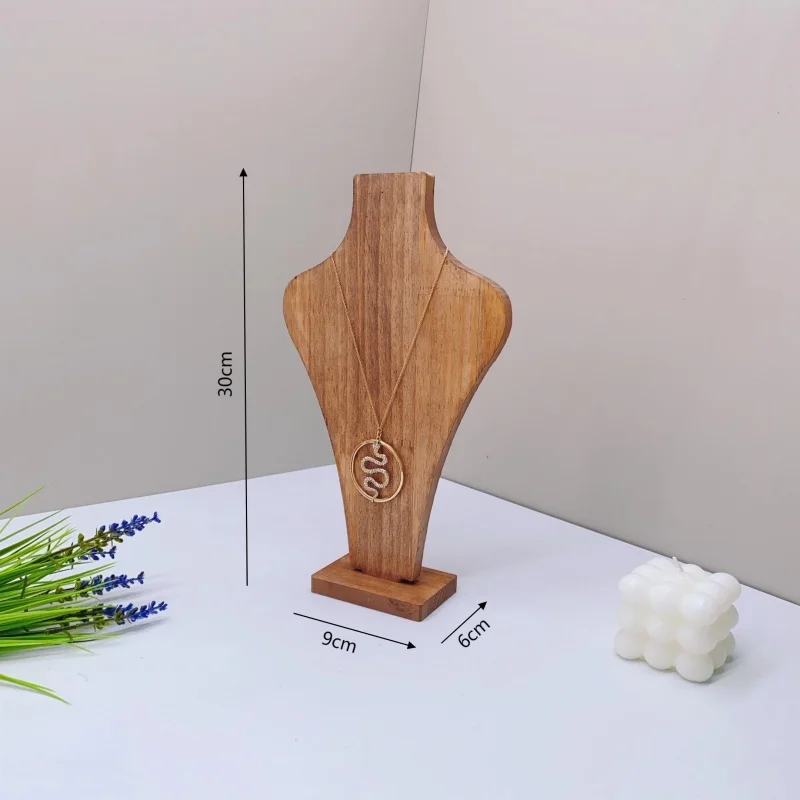 

Деревянный манекен для ожерелий