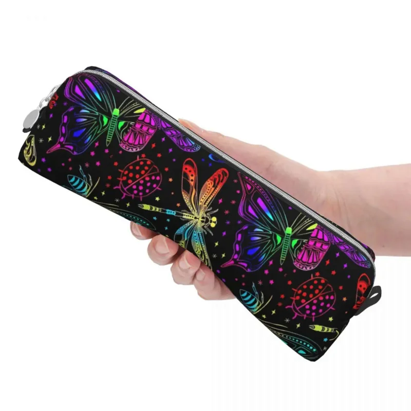 Рисунок 3 - Психоделические пеналы с бабочками