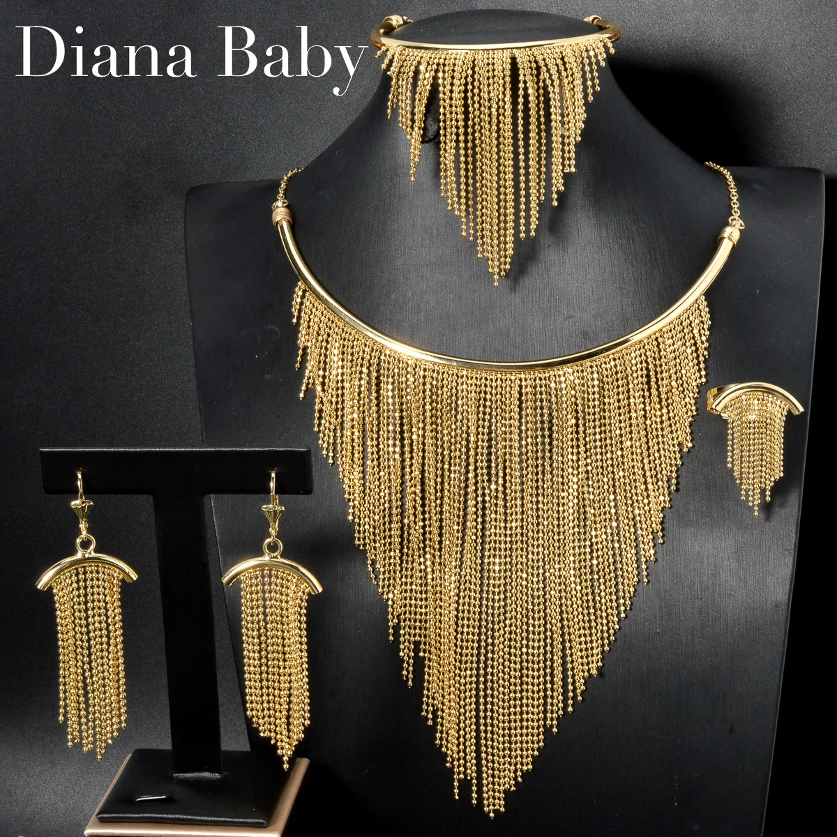 Женский ювелирный комплект из колье серёг и браслета с кисточками