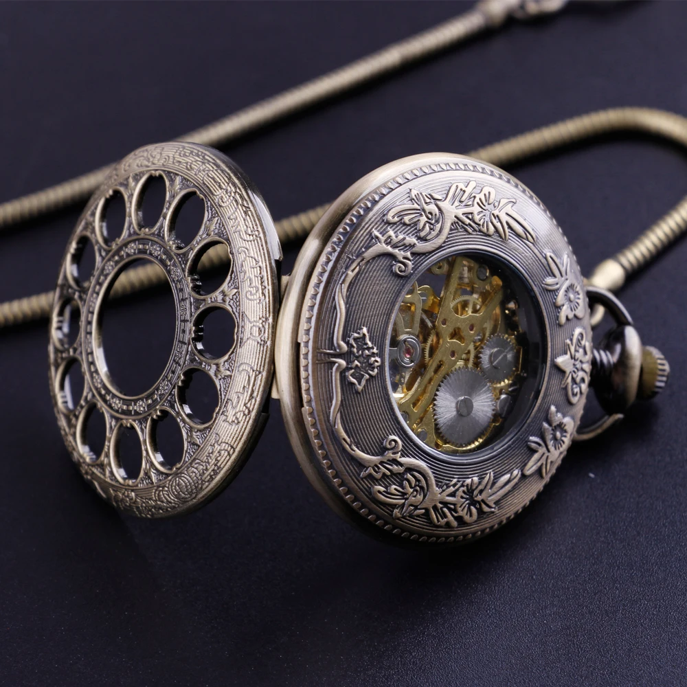 Women's Pocket Watch Vintage Hollow Roman Digital Display Mechanical Movement Pocket Fob Watches With Chain Unisex Gift