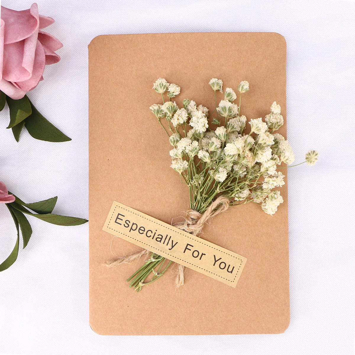 

Dried Flowers Greeting Cards Delicate Gypsophila Invitation Folding Kraft Envelope for Anniversary Wedding Birthday Paper