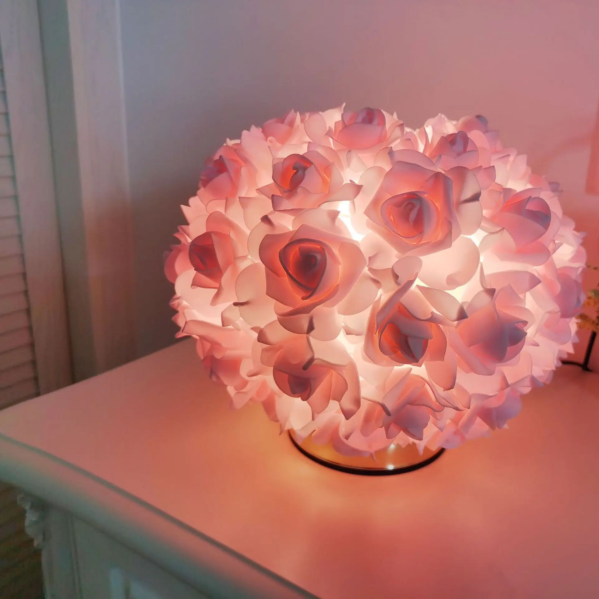 LED Night Light Rose Table Lamp Bedroom Bedside Lamp Romantic Wedding Atmosphere Party Festive Decoration Girl Gift