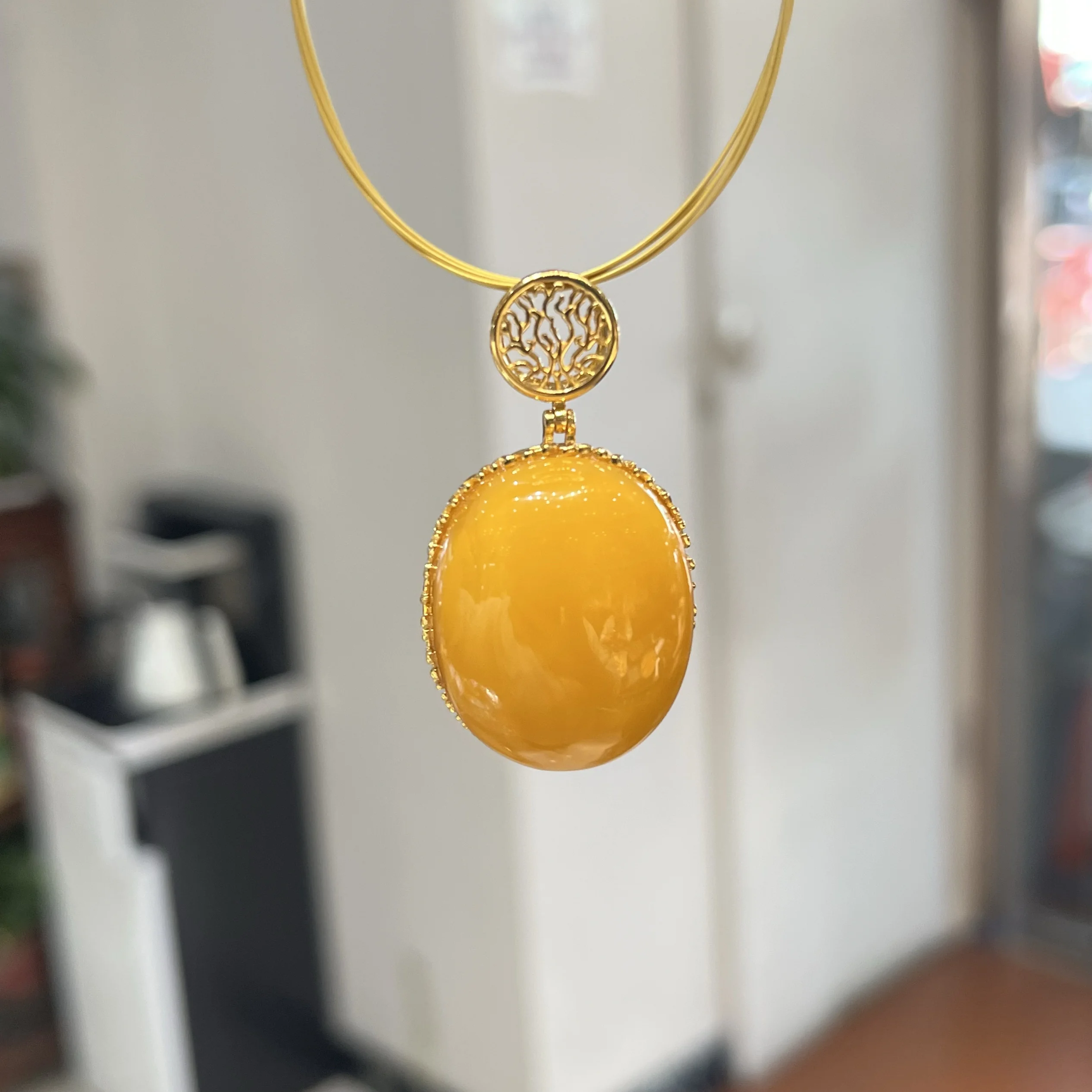 Ожерелье с подвеской из натурального пчелиного воска женское