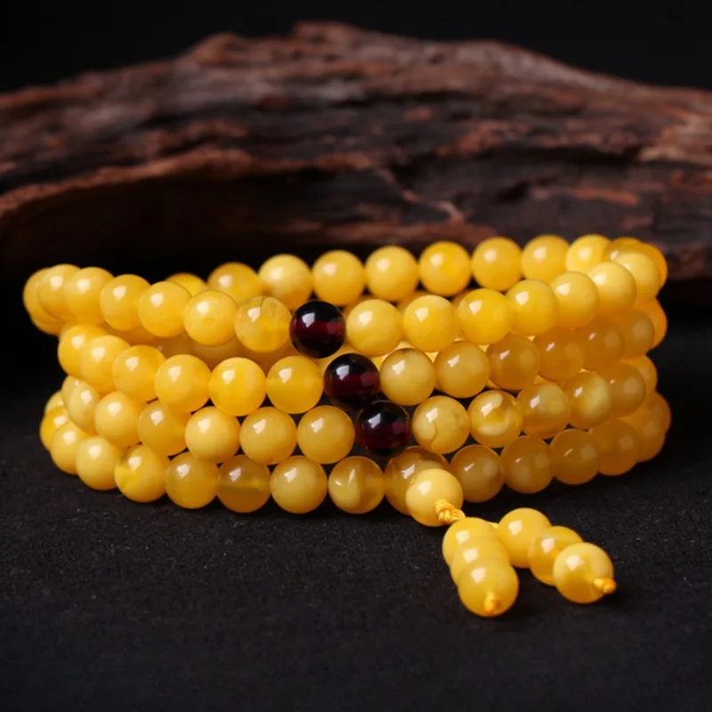 Желтый браслет из пчелиного воска с несколькими петлями