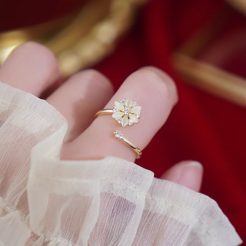 

Korean Original Design Fashion Opal Flower Rings for Women Temperament Exquisite Adjustable Ring Party Dress Jewelry Accessories