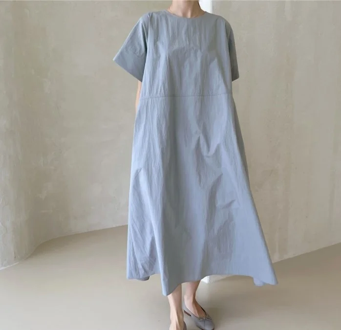 

Корейское платье с круглым вырезом, Новинка лета 2022, женское платье с коротким рукавом и складками на спине, модное литературное минималист...