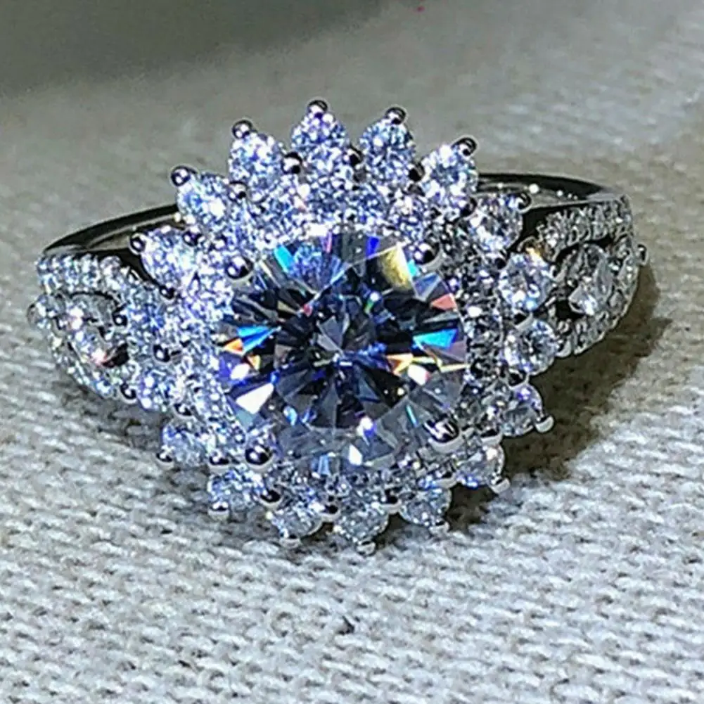 

Women Ring Flower Shape Rhinestones Jewelry Lightweight Fashion Appearance Finger Ring for Wedding