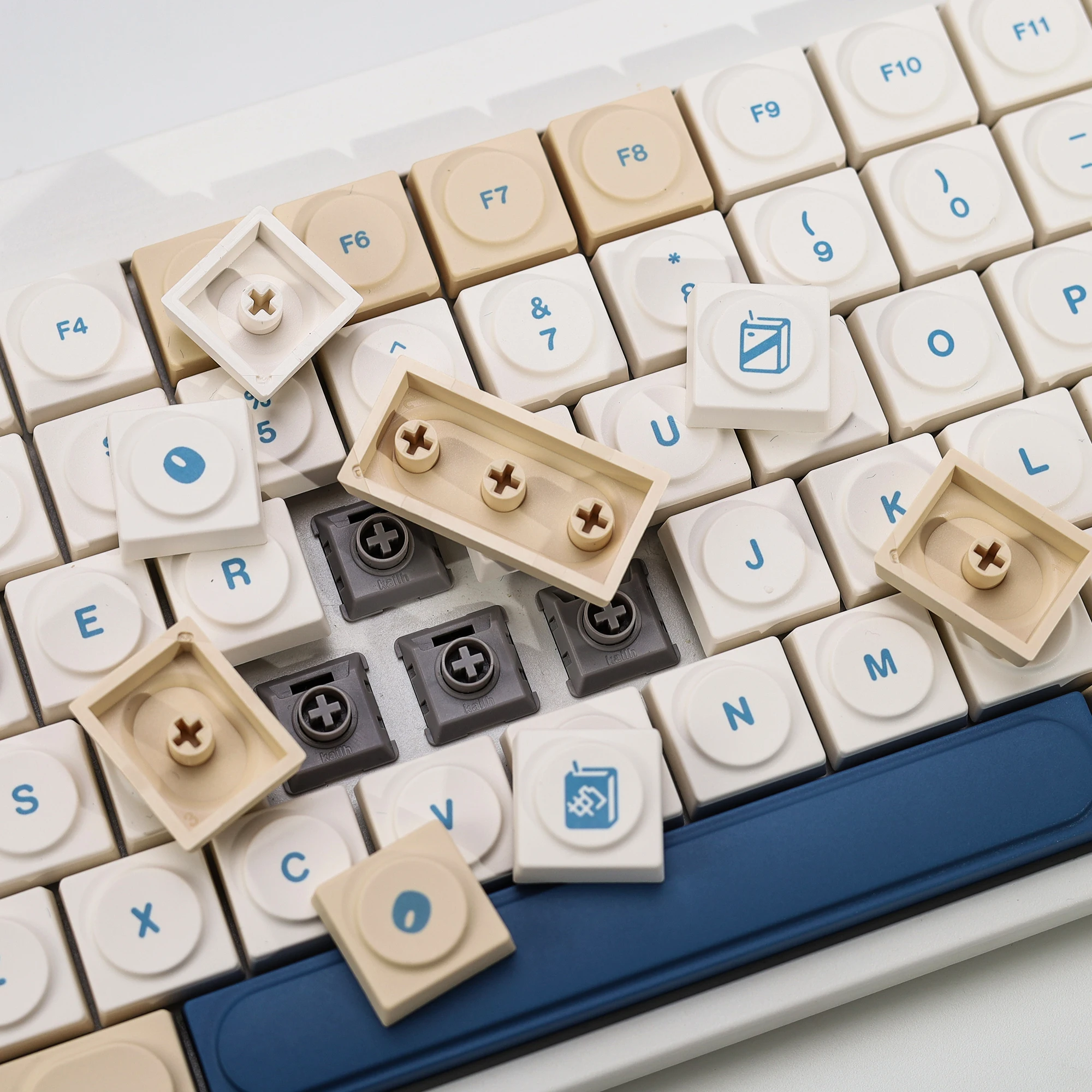 Фото Комплект кейкапов KBDiy 137 клавиш GMK SoyMilk Doys PBT, корейские и русские раскладки, для низкопрофильных механических клавиатур 60%, 1353, Cherry MX Switch №3