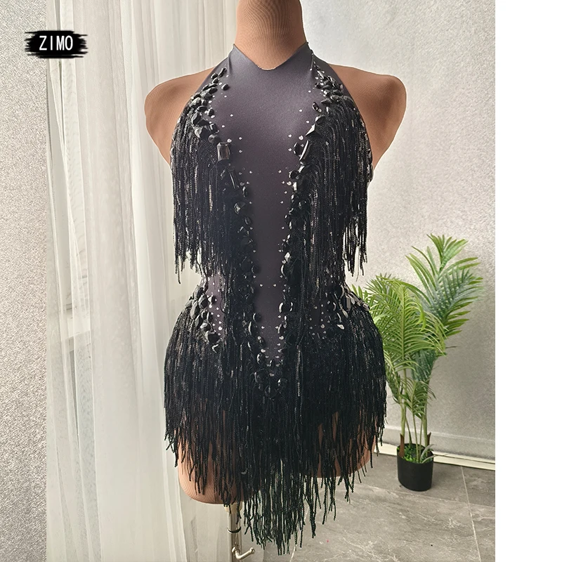 Женское боди с блестками и бахромой