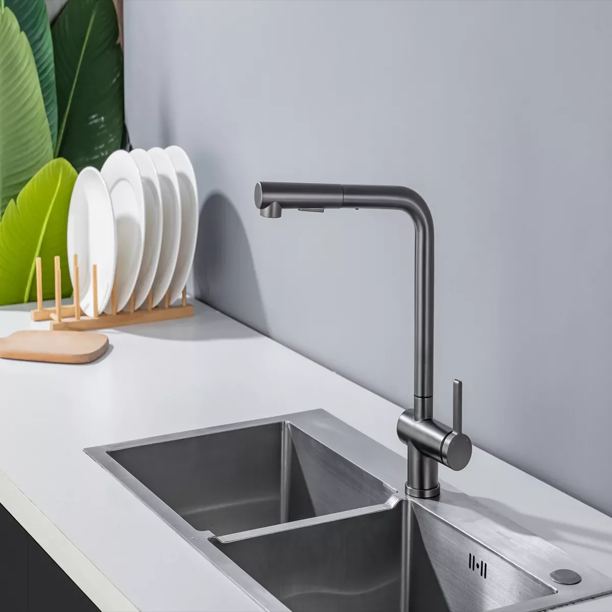 

Kitchen Faucet 360 Degree Rotating Countertop Mount Hot and Cold Mixing Faucet Kitchen Sink Faucet Brushed/Black