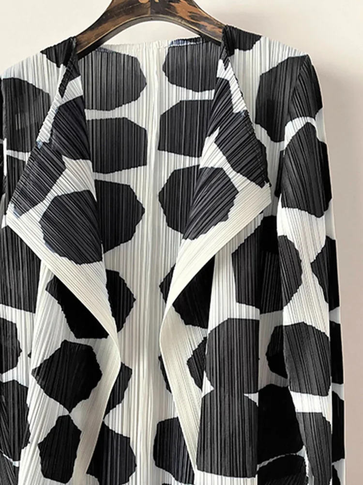 GVUW плиссированный длинный плащ с геометрическим принтом для женщин осень 2023