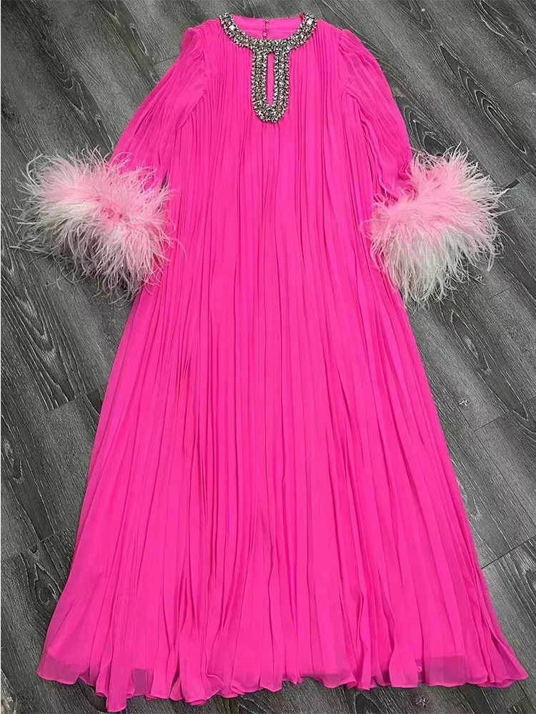 Женское плиссированное платье свободное с воротником-стойкой украшенное