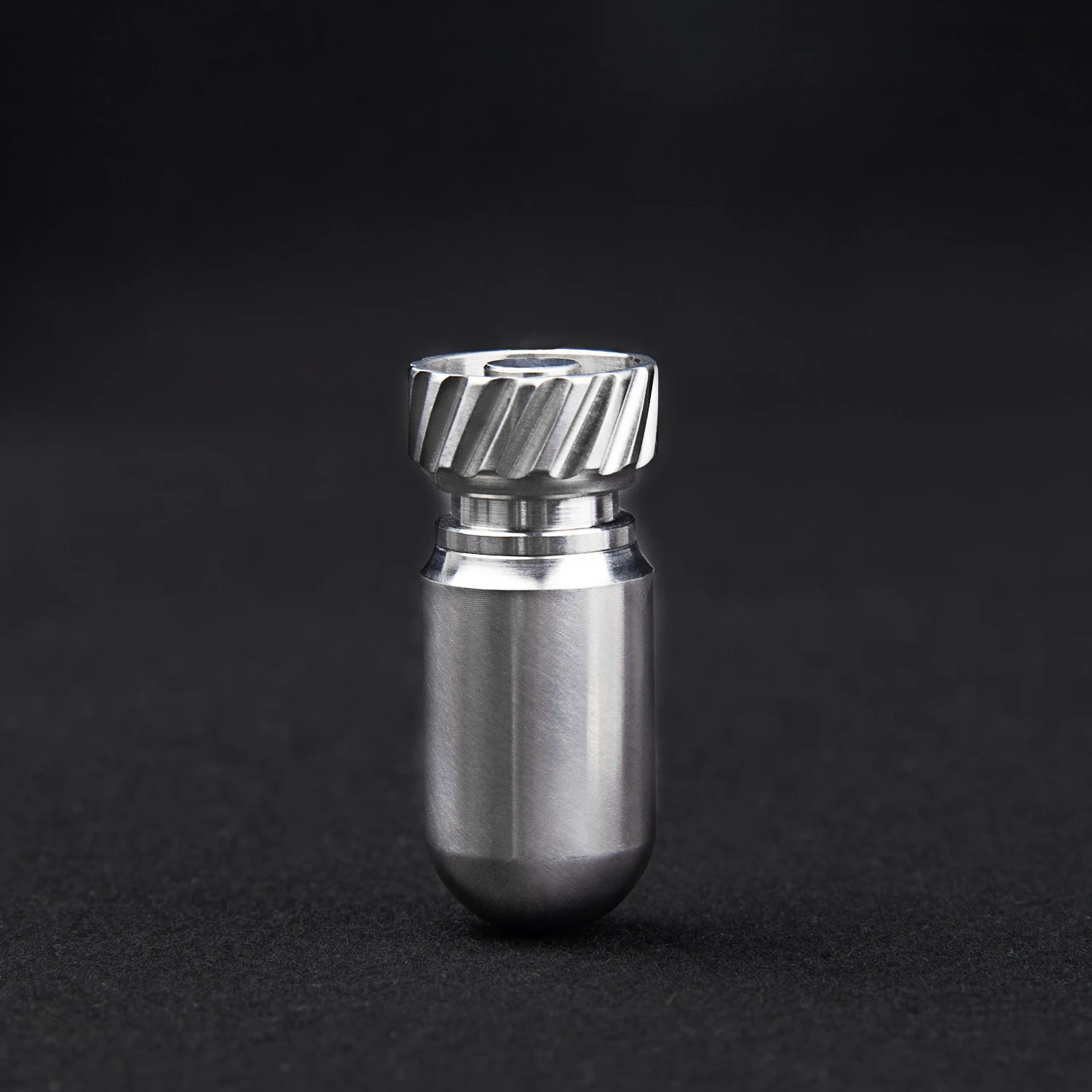 

TIGLE Pure Titanium Mini Sealed Waterproof Small Medicine Bottle Key Chain Pill Box Pocket Edc Silvery Travel Essentials New