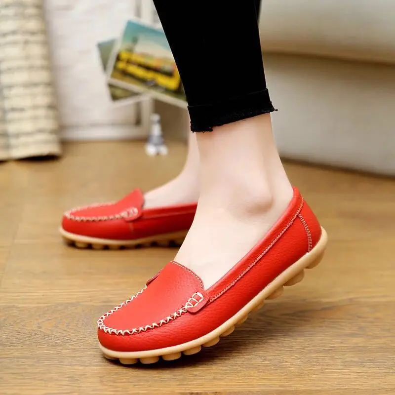 Купи Spring Flat Loafers Leather Women Casual Shoes Thick-soled Non-slip Wear-resistant Zapatillas Mujer Big Size Women's Shoes за 1,055 рублей в магазине AliExpress