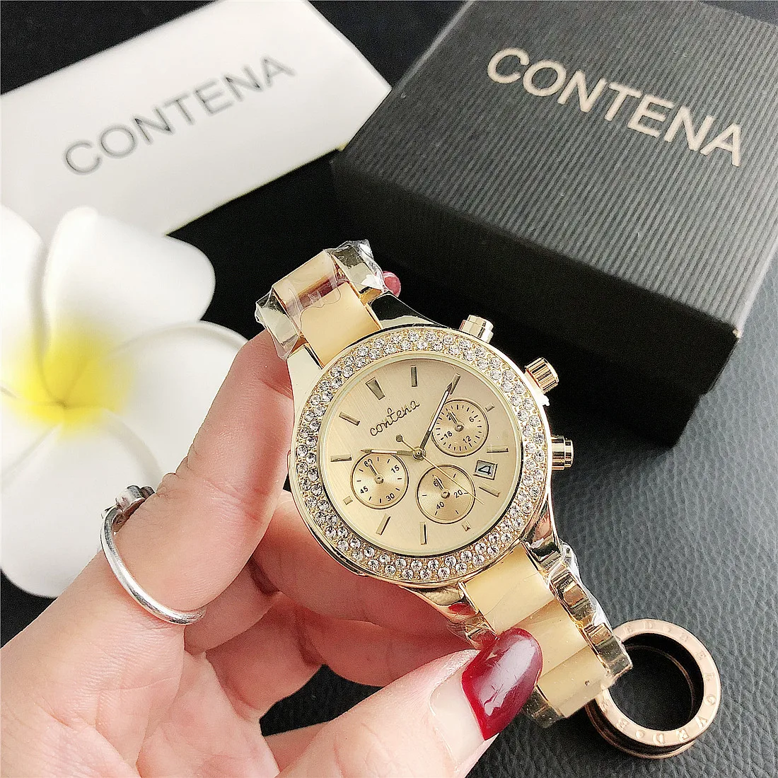 

Fashion watches classic design for women circular dial stainless steel gorgeous ornaments 3colors for choosing shipping global