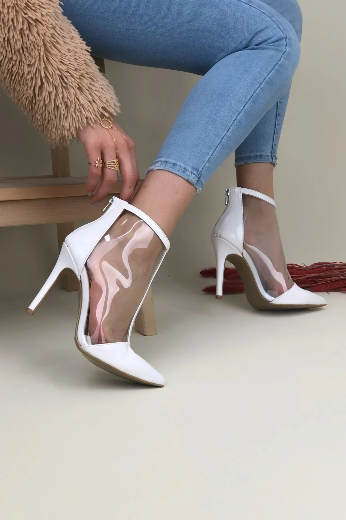 

Freya White Japanned Leather