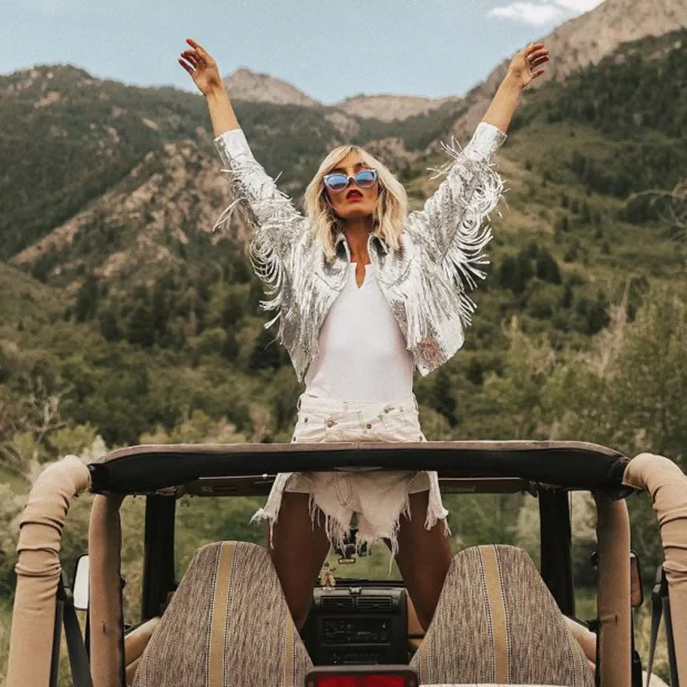 

Новинка 2022, серебристая блестящая куртка с бахромой, серебристая Светоотражающая куртка с длинными рукавами в стиле ретро, женская верхняя ...