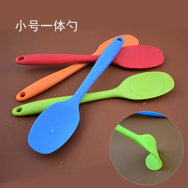 

Мягкая силиконовая ложка с длинной ручкой, шпатель с антипригарным покрытием, безопасная кухонная антипригарная ложка для супа