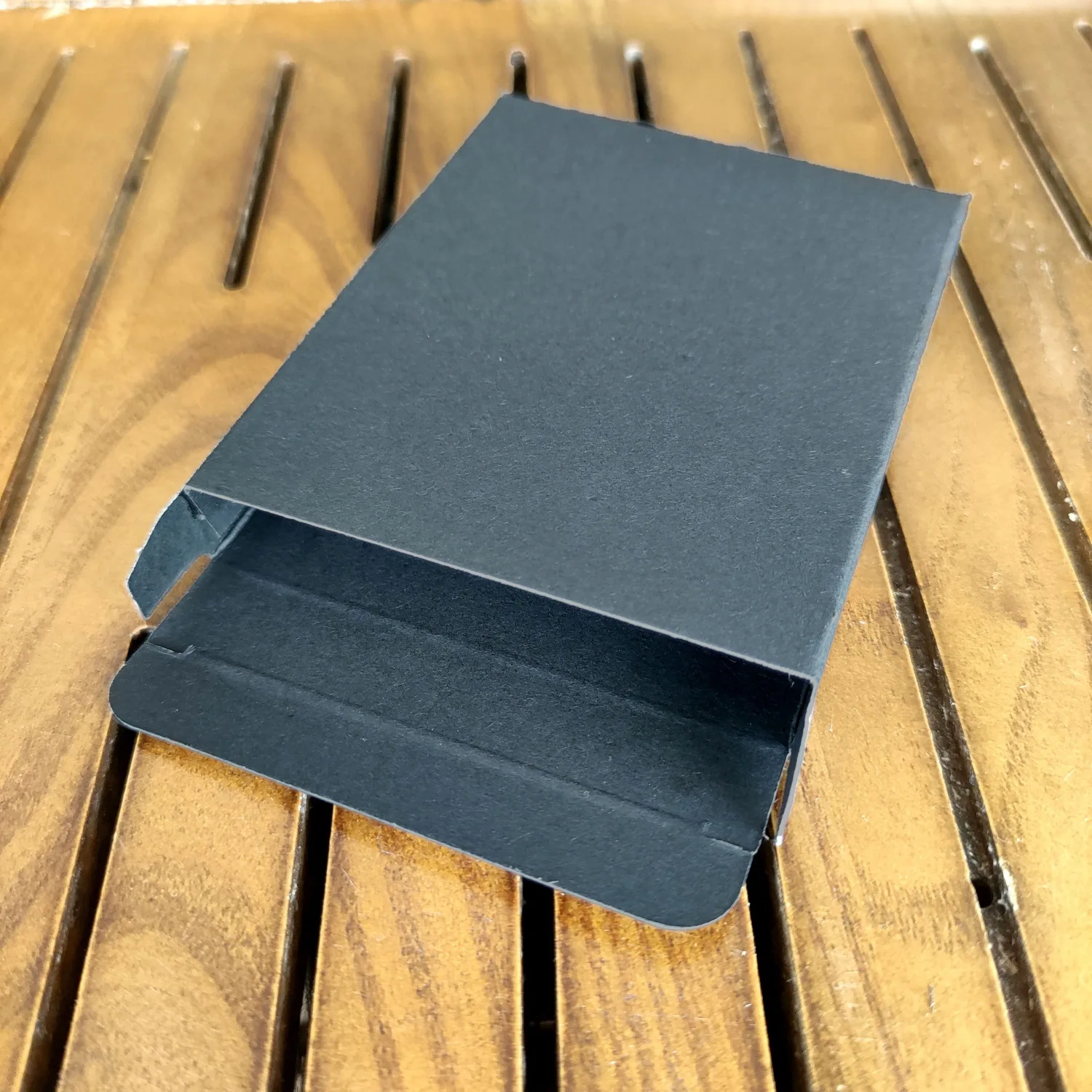 

Черная картонная упаковка Ouyesyyds 350 г/м2