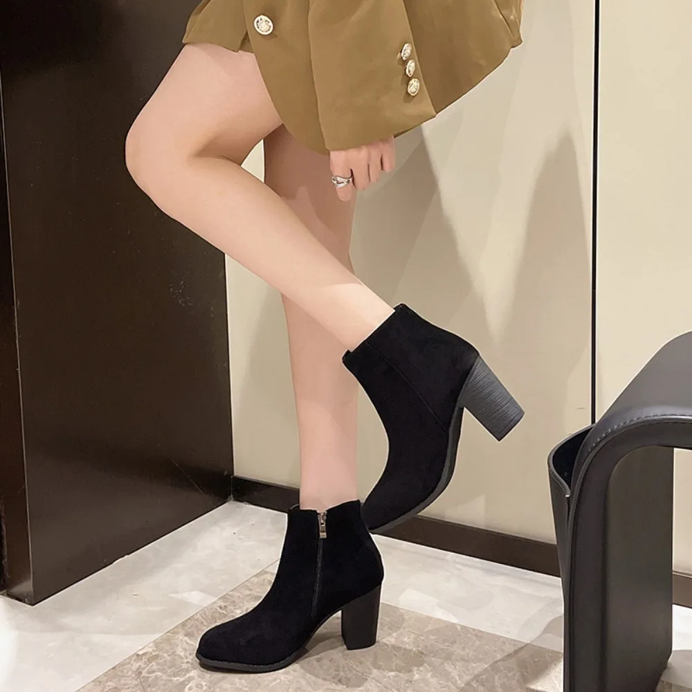 Женские короткие сапоги на высоком каблуке модная обувь с острым носком