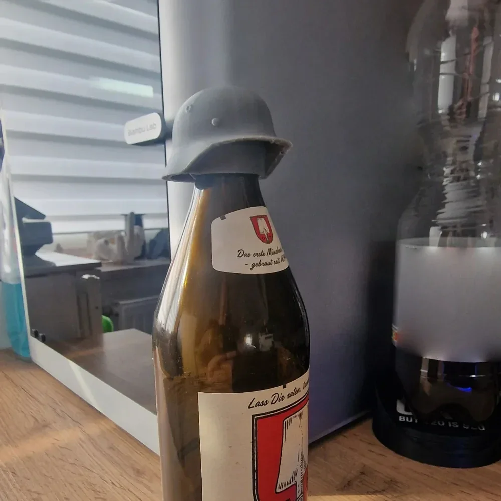 

Стальной шлем для бутылок