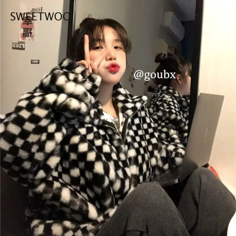 Winter Leopard Print Jacket Women's Stand Collar Warm Parkas Outwear 2021 New Autumn Winter Korean Female Loose Faux Fur Coats