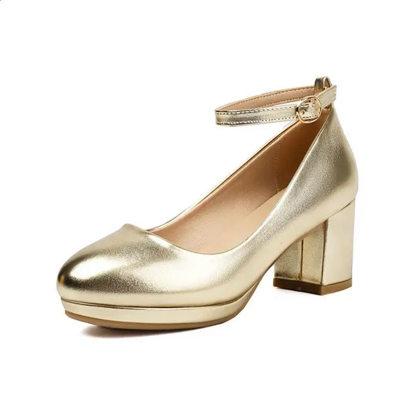 Повседневная обувь большого размера на каблуке. Женские короткие туфли-лодочки.