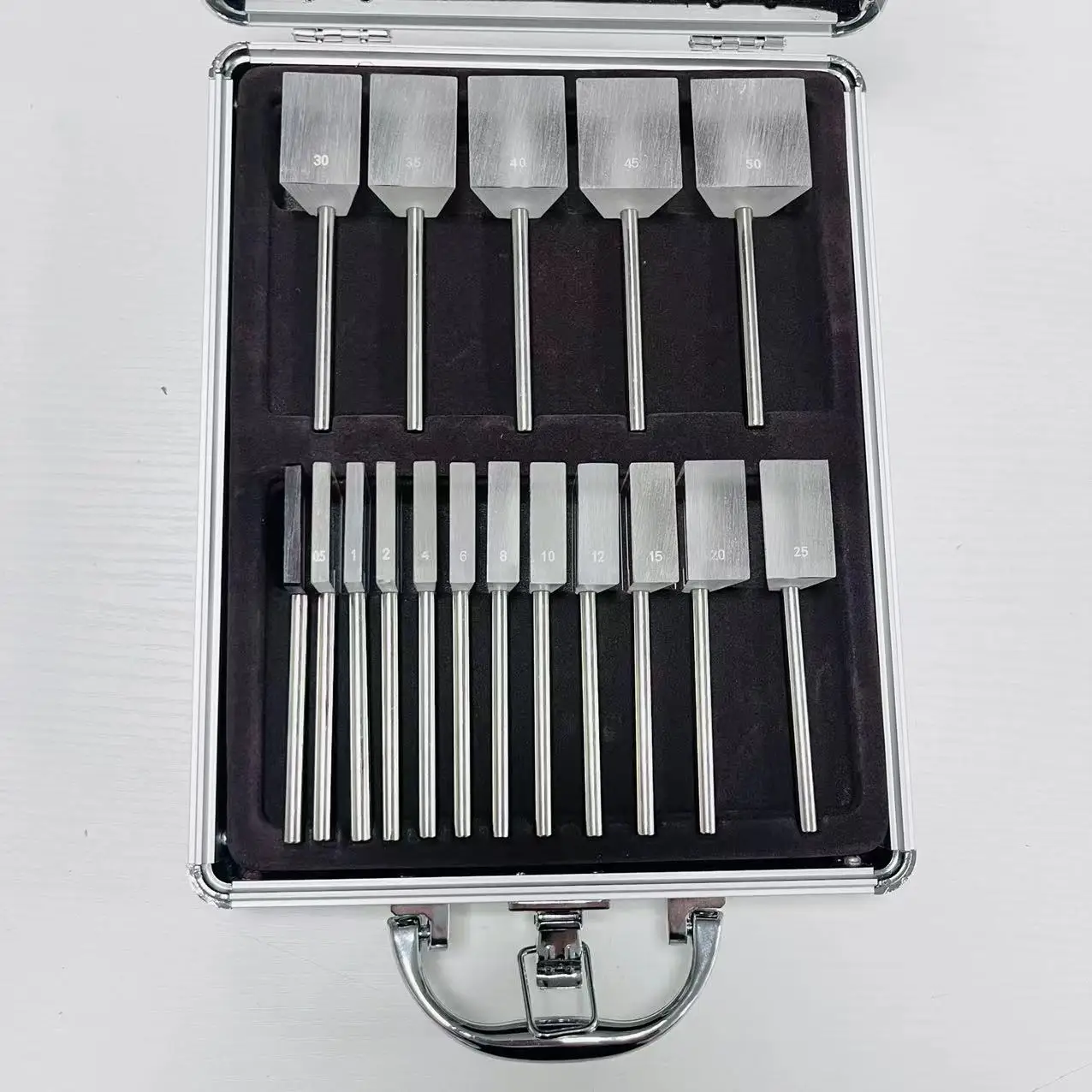 Набор ручек из нержавеющей стали K9 Loose Prism Bars с алюминиевым корпусом (art.: 3920ccc239a7f) - 3920ccc239a7f