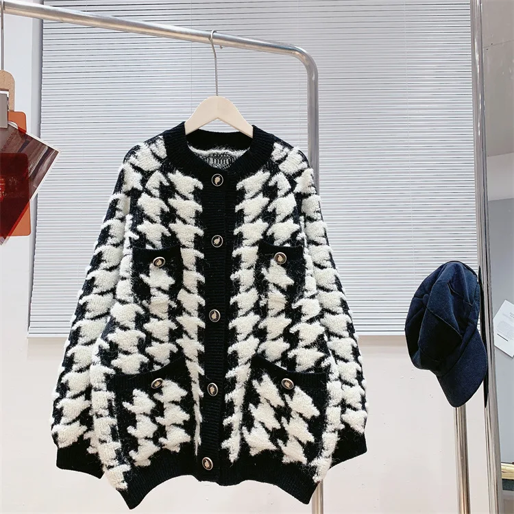 

2023 Autumn And Winter Woman's Lazy Loose Thickened Houndstooth Knitted Jacket