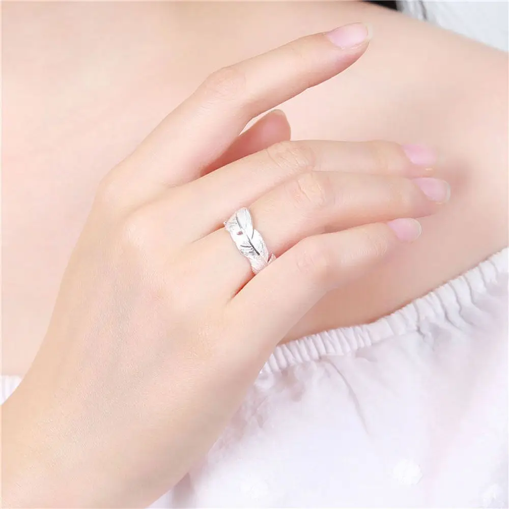 

New Fashion Women Simplicity Ring Silver Feather Shape Cupronickel