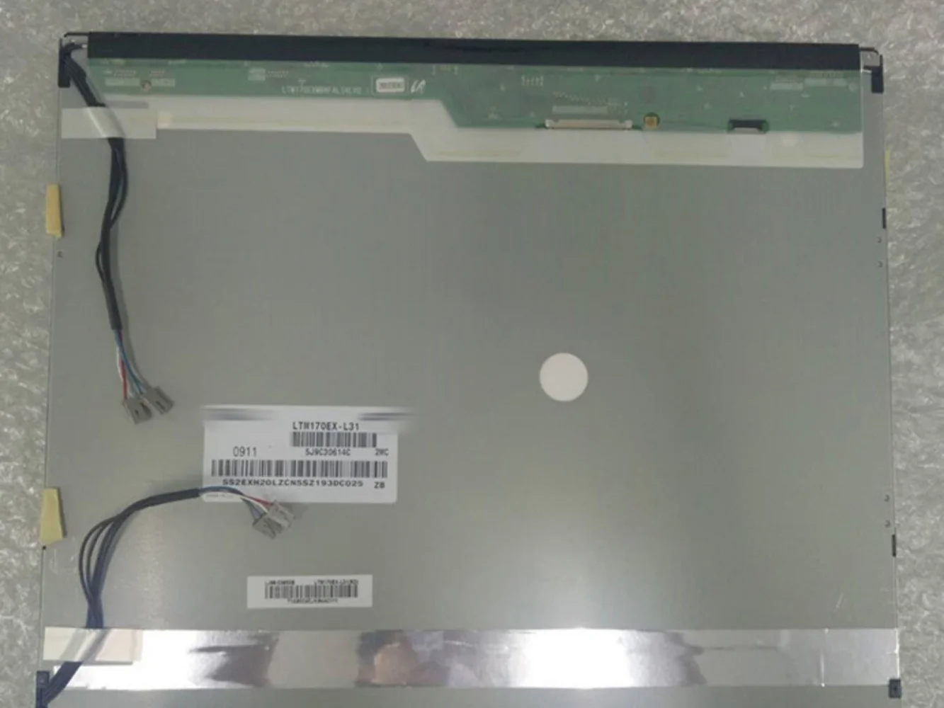 17-дюймовый ЖК-экран класса A + LTM170EX-L31
